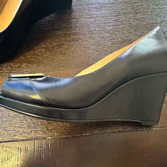 Naturalized Wright Wedge Black 7 - Picture 3 of 7